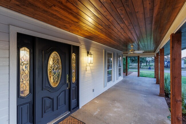 Building Photo - 435 Oxbow Trail