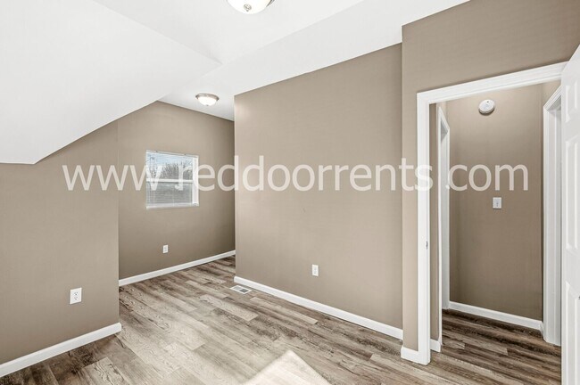 Building Photo - MOVE IN SPECIAL: HALF OFF THE FIRST MONTH’...