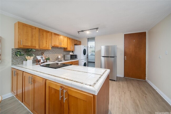 Building Photo - 95-2039-2039 Waikalani Pl