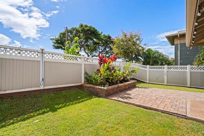 Building Photo - Kahoma Village: Fully furnished 4-bedroom, 2.5-bath home