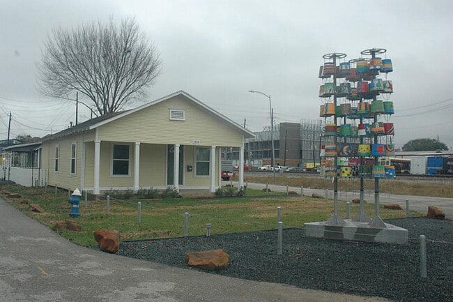 Building Photo - 4809 Eli St