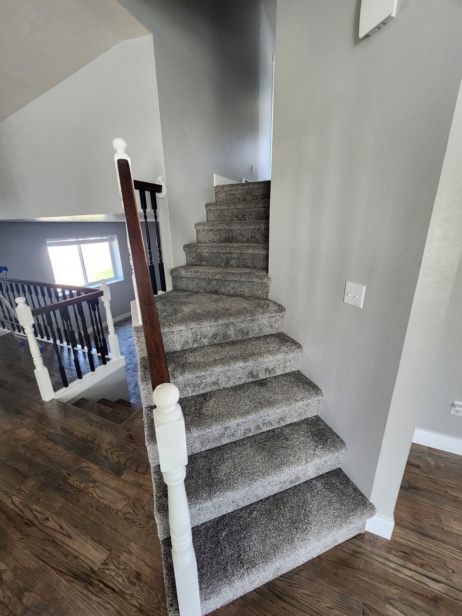 Building Photo - 976 N 40 W