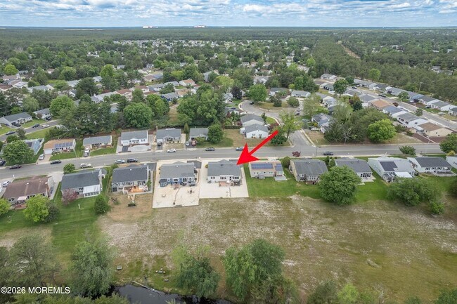 Building Photo - 251 Westbrook Dr