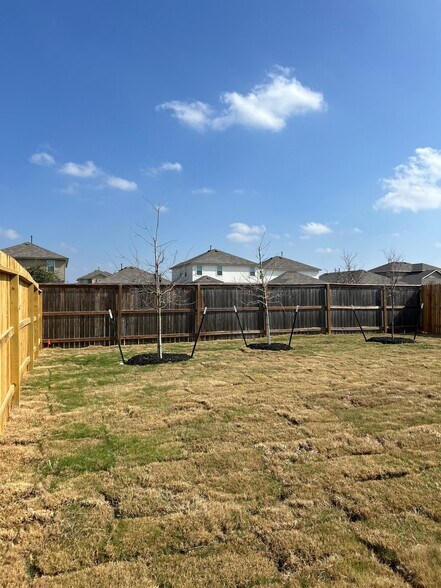 Building Photo - 13928 San Saba Fls