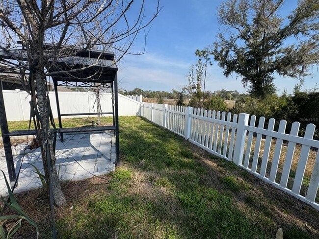 Building Photo - 916 August Sky Dr