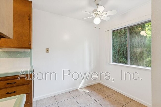 Building Photo - 2715 D St