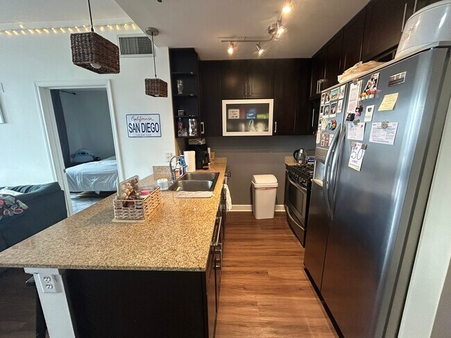 Building Photo - 1400 S Michigan Ave