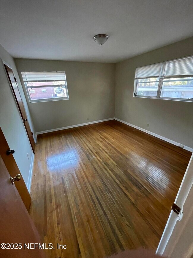 Building Photo - 5452 Santa Rosa Way