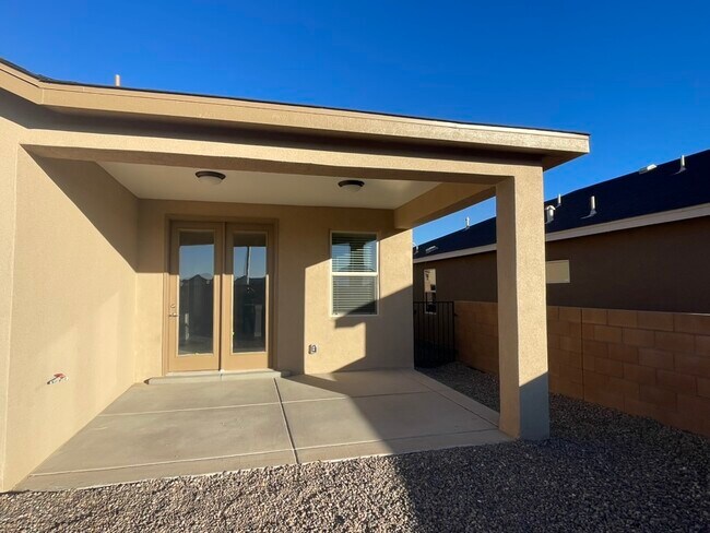 Building Photo - 2451 Camino Plata Loop NE