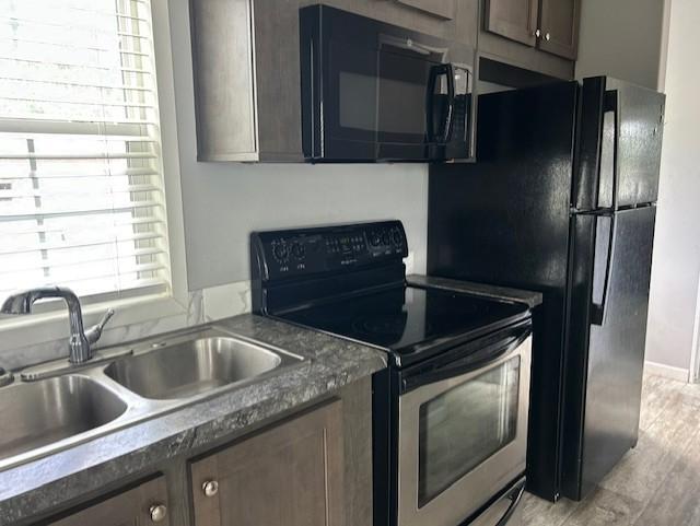 Building Photo - 6941 MacDonald Ct