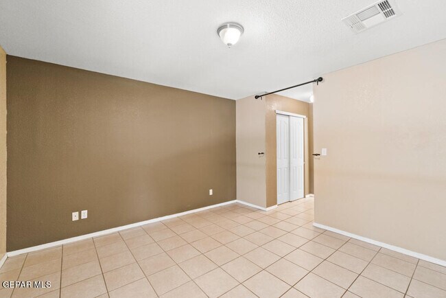 Building Photo - 14056 Tierra Venado Dr