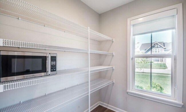 Building Photo - 15911 Long Meadow Way