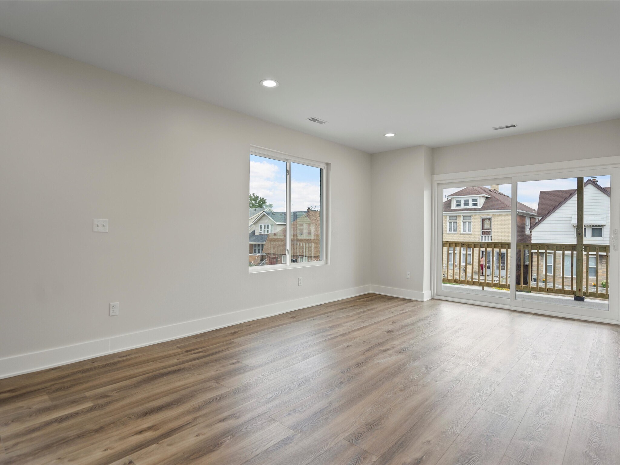 Building Photo - 3041 Holbrook St