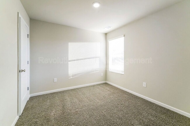 Building Photo - 501 Brady Dr