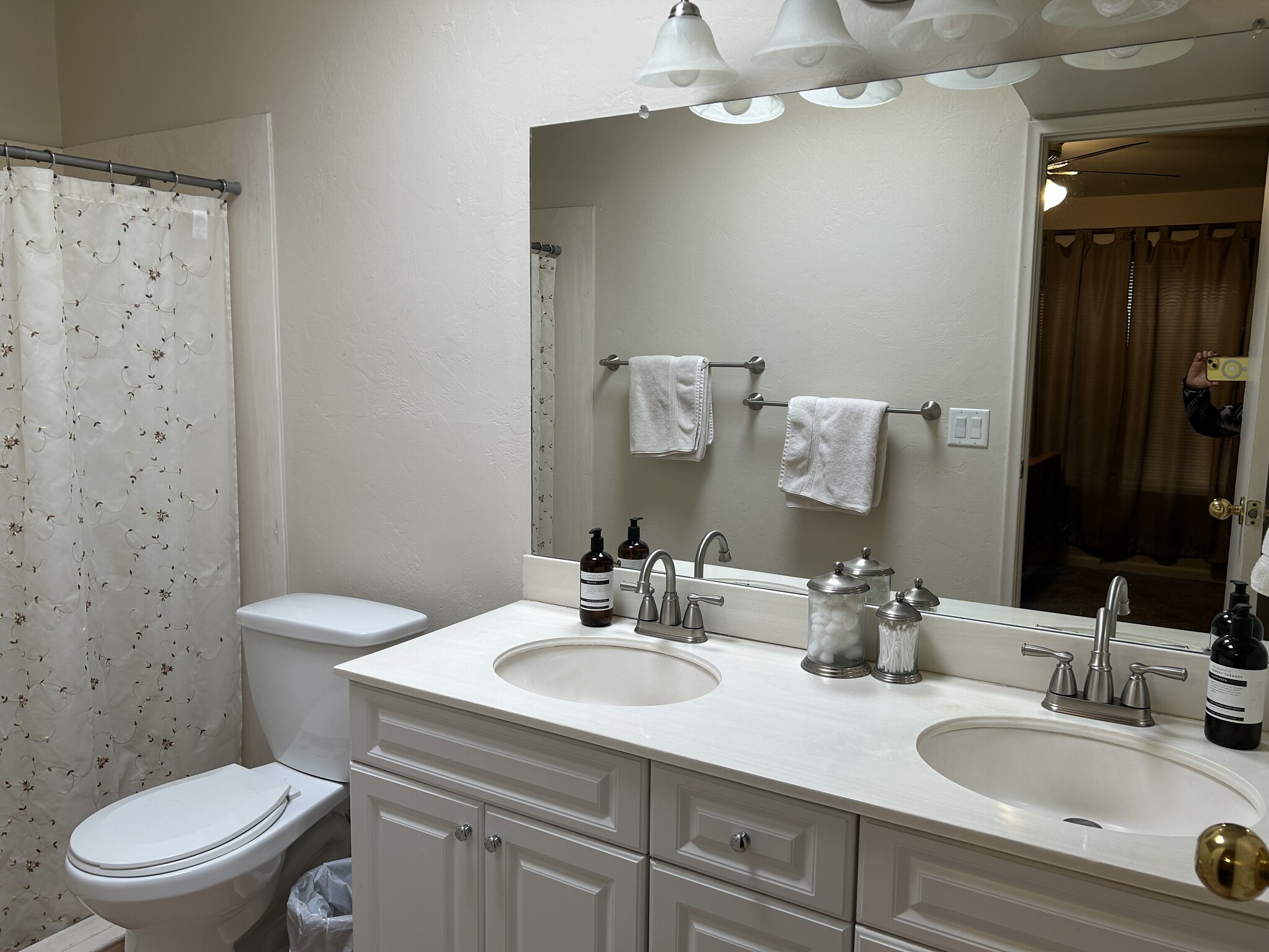 Master Bathroom - 6374 N Willowhaven Dr