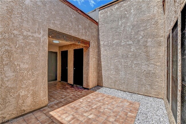 Building Photo - 612 Buttonwood Ln