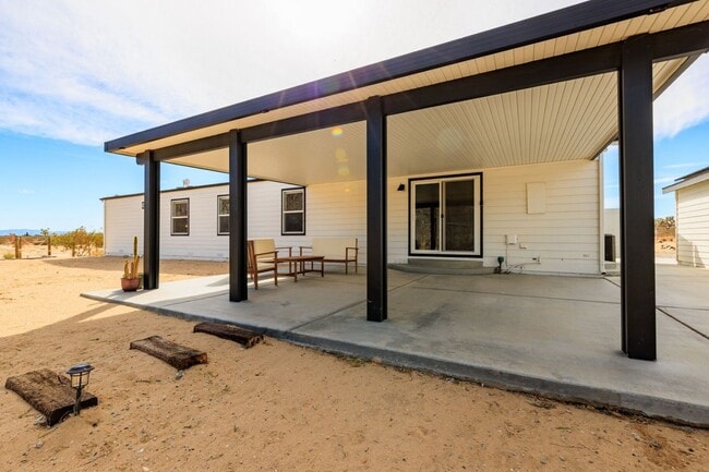 Building Photo - Beautiful 5 Bedroom 4 Bathroom with AMAZING VIEWS!!