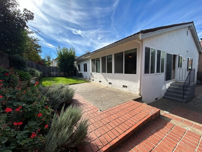 Building Photo - Sought after Concord Crossings Community 4...