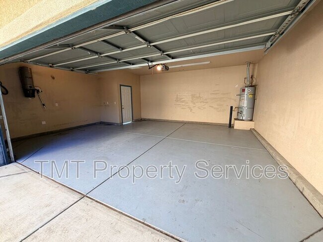 Building Photo - 10085 Mosaic Way