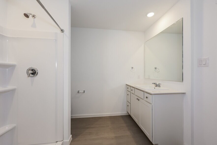 Building Photo - 120 Arbor Hls Rd