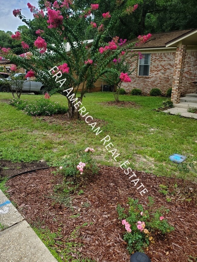 Building Photo - 571 Woodlow Rd