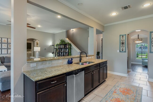 Building Photo - LEGACY HOME AVAILABLE! BELLE ROSE!