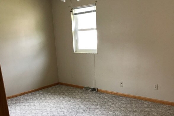 bedroom - 722 James St