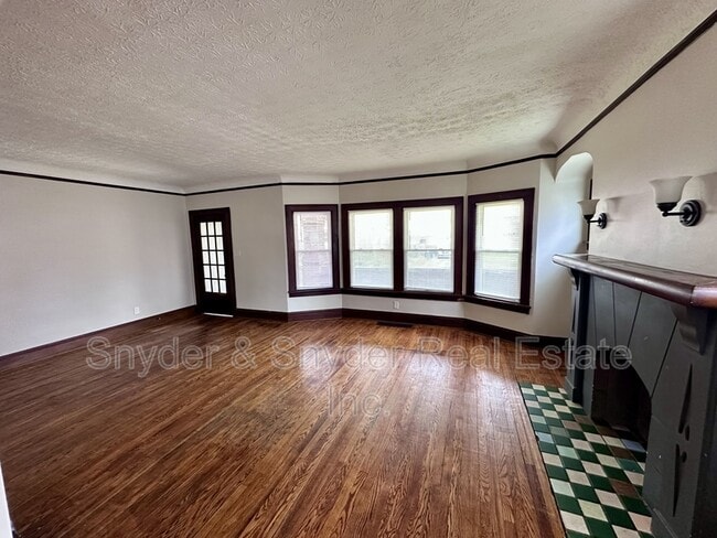 Building Photo - 245-247 Oakdale Ave.