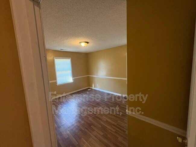 Building Photo - 3182 Casann Cove