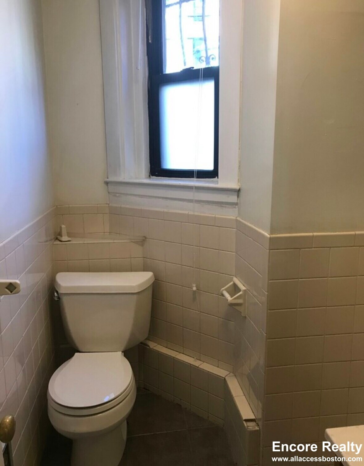 Building Photo - 533 Newbury St