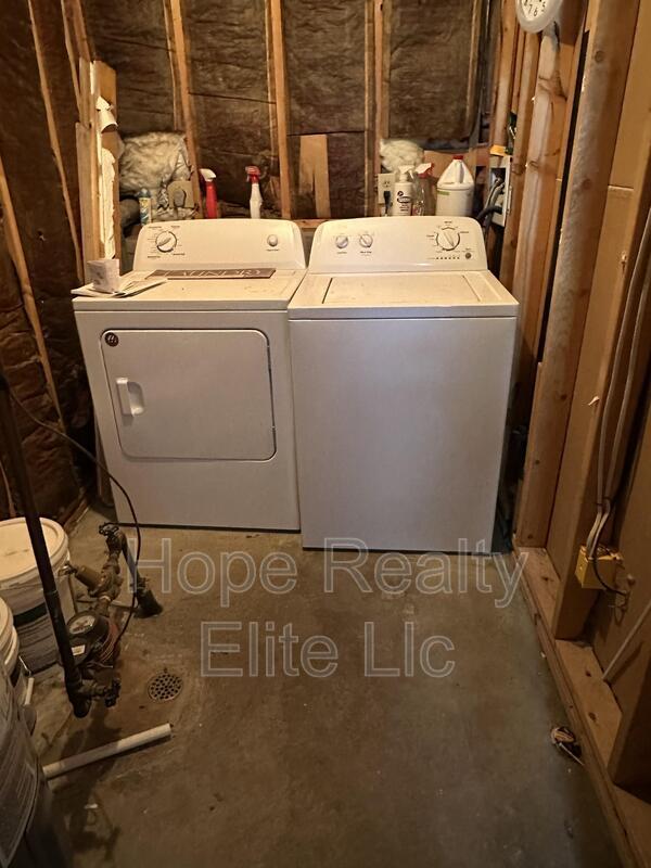 Building Photo - 6950 Sagewood Ct