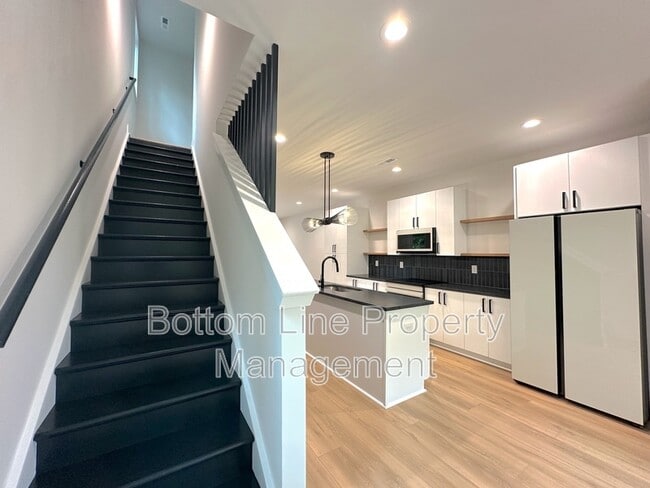 Building Photo - 1352 Briar Creek Rd