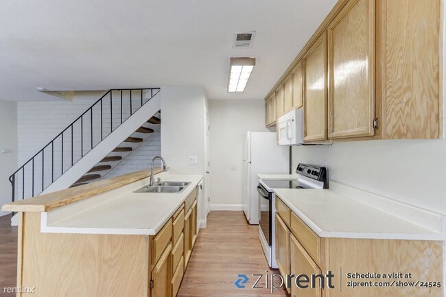 Building Photo - 2 br, 1 bath Condo - 9009 Casals Street, S...