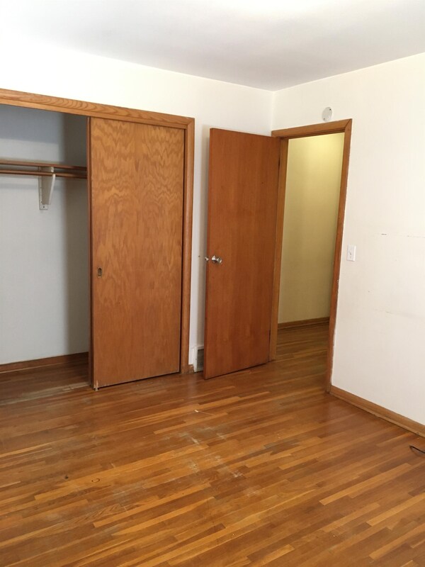 Building Photo - 5608 S 28th Ave