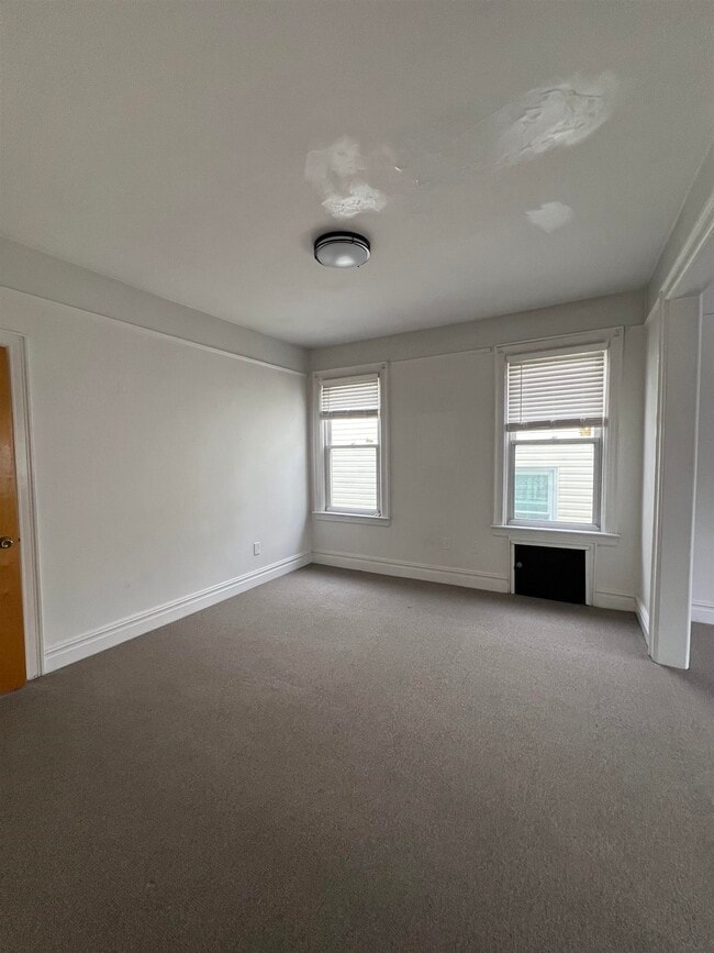 Building Photo - 147 Terhune Ave