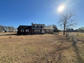 Building Photo - Greenback 37742 - 3 bedroom, 3.5 bath home with bonus room/possible 4th bedroom - Call Terri Kerr...