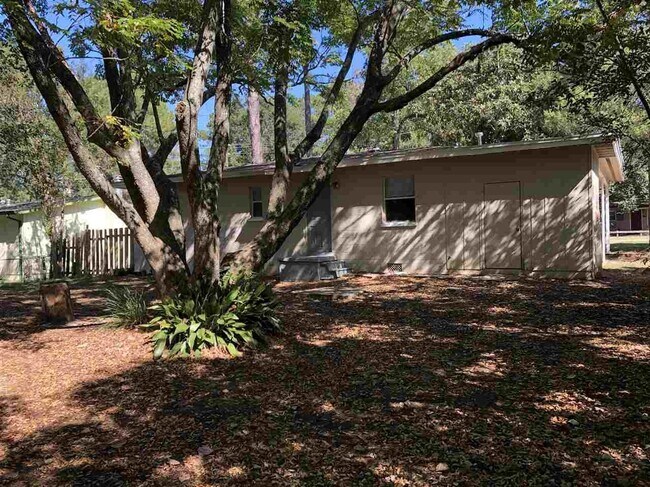 Building Photo - 1811 Atkamire Dr