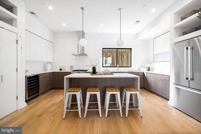 Building Photo - 3401 Hamilton St