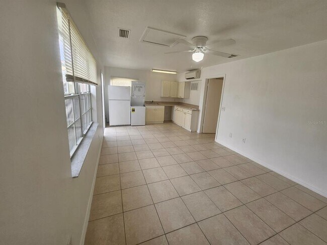 Building Photo - 601 Washington Palm Loop