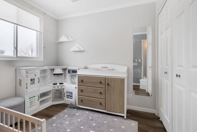 Building Photo - 986 Four Seasons Blvd