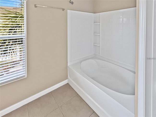 Building Photo - 4970 SW 45th St