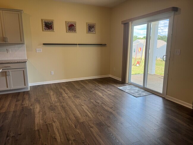 Building Photo - 839 Barlow Ln