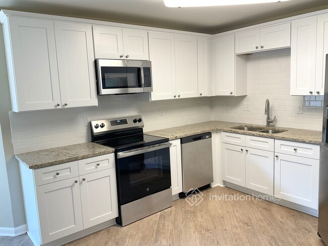 Building Photo - 2151 Vintage Oaks Dr