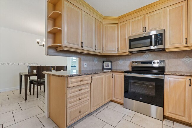 Building Photo - 232 SE 6th St