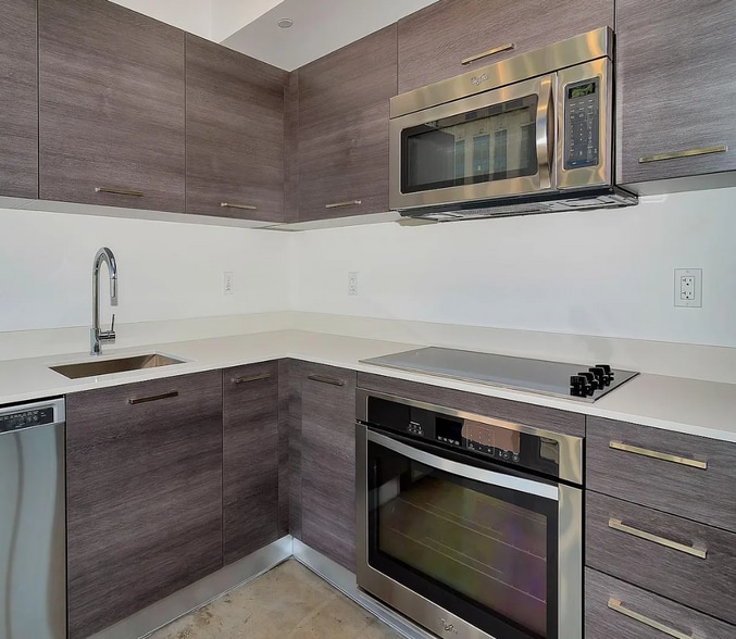 Building Photo - 151 SE 1st St