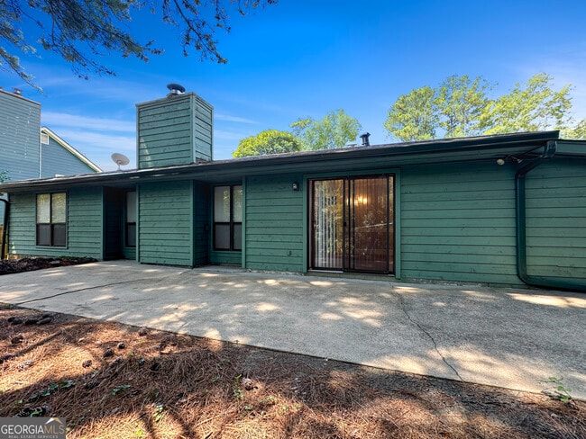 Building Photo - 1616 Golf Link Dr