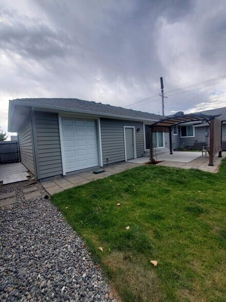 Building Photo - 7307 N Hamilton St