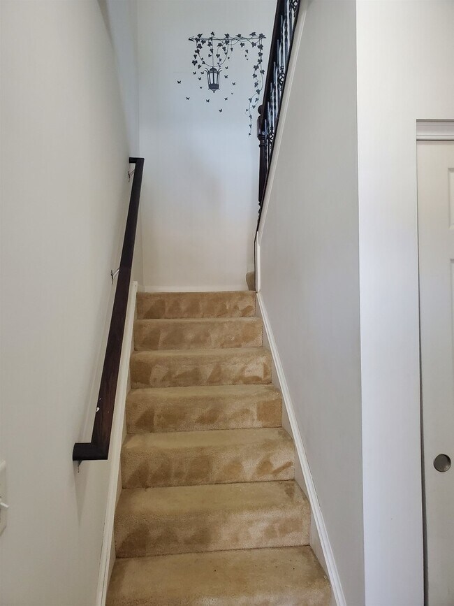 Building Photo - 10070 Cummings St