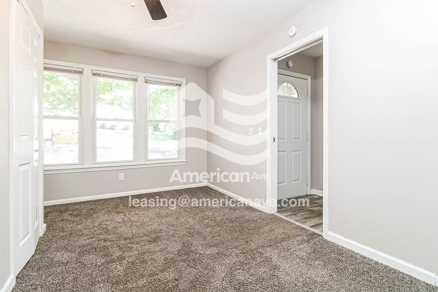 Building Photo - 205 Reseda Dr