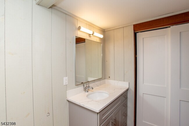 Building Photo - 54 Coryell St